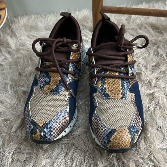 Steve Madden Cliff Round-Toe Lace Up Sneakers Multi Snake Pattern Size 7 M - Picture 8 of 17